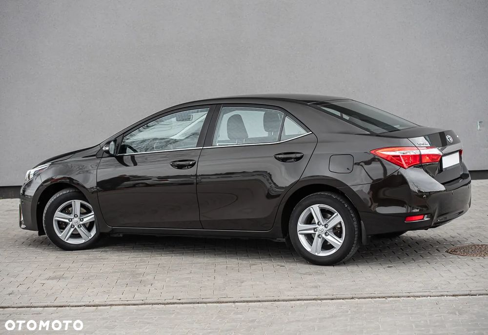 Toyota Corolla 1.6 Prestige EU6 - 19