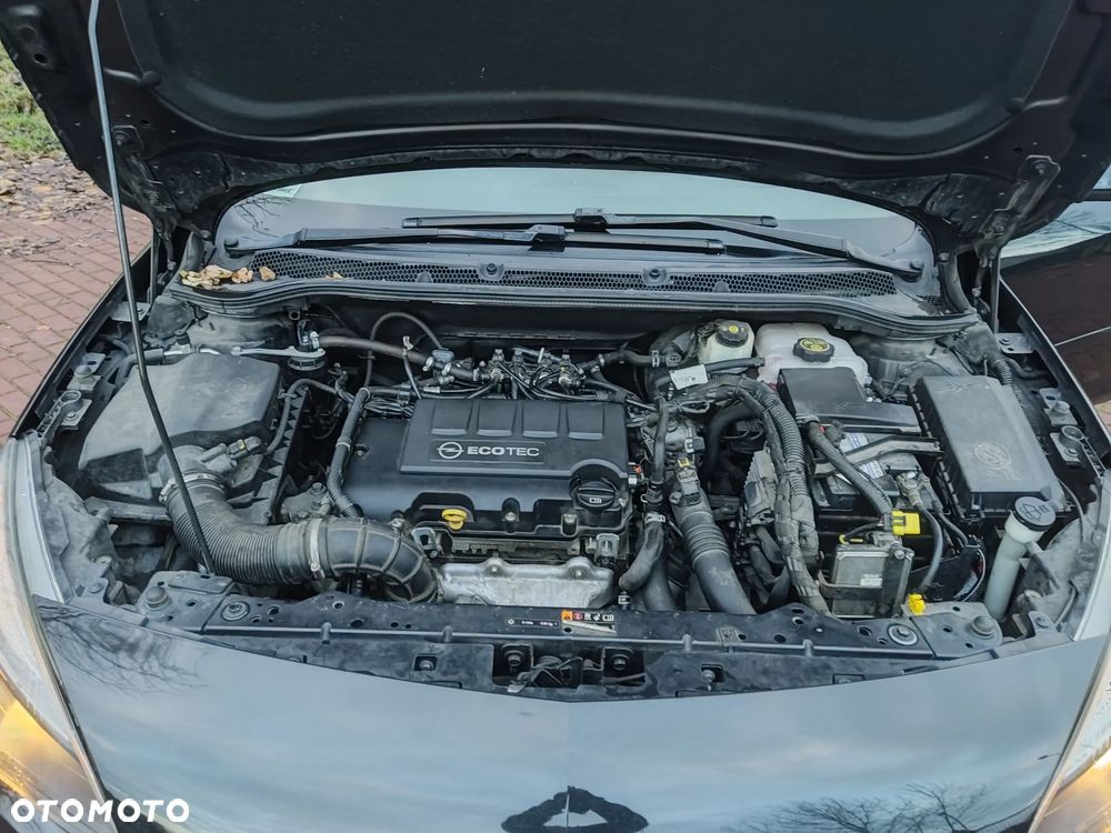 Opel Astra 1.4 Turbo 150 Jahre - 36