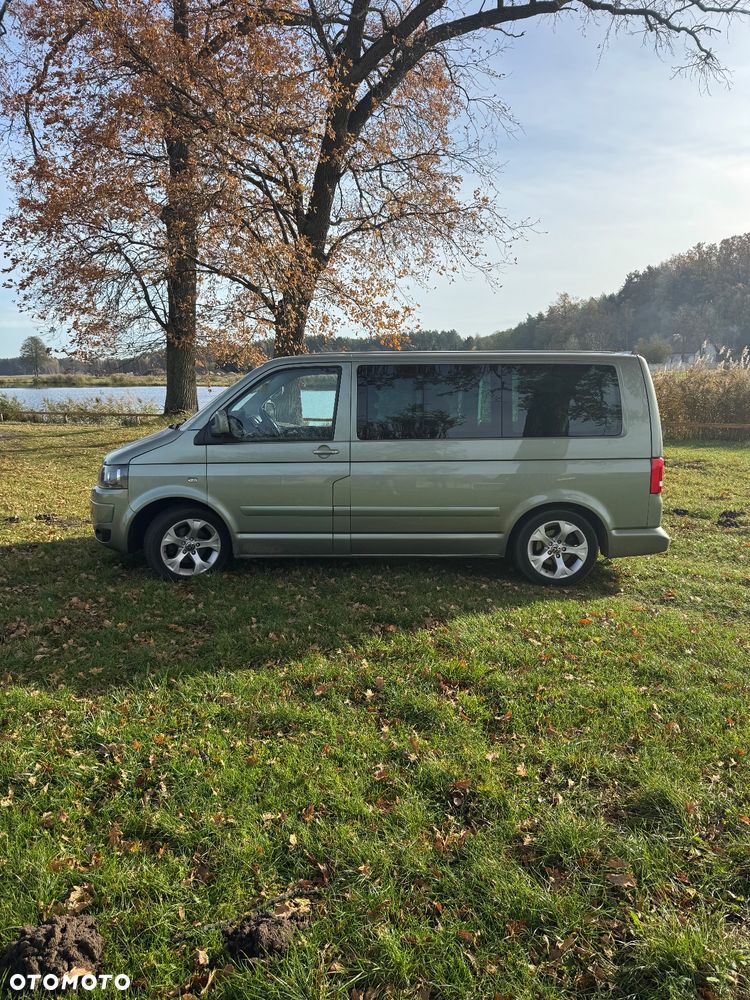 Volkswagen Multivan - 2