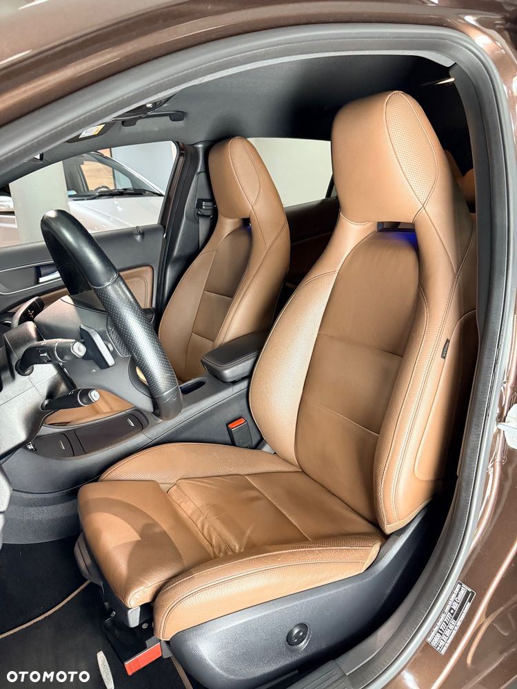 Mercedes-Benz GLA 250 4Matic 7G-DCT Activity Edition - 6