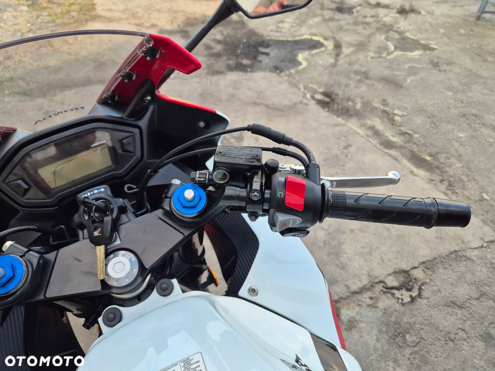 Honda CBR - 13