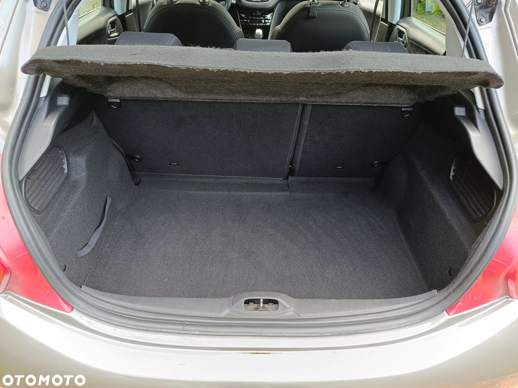 Peugeot 208 1.6 e-HDi Allure STT - 37