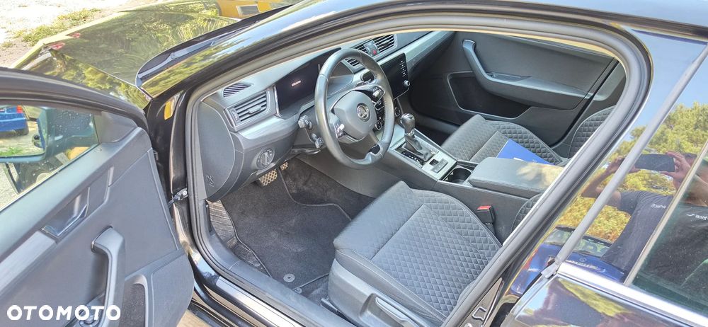 Skoda Superb 2.0 TDI DSG Active - 10