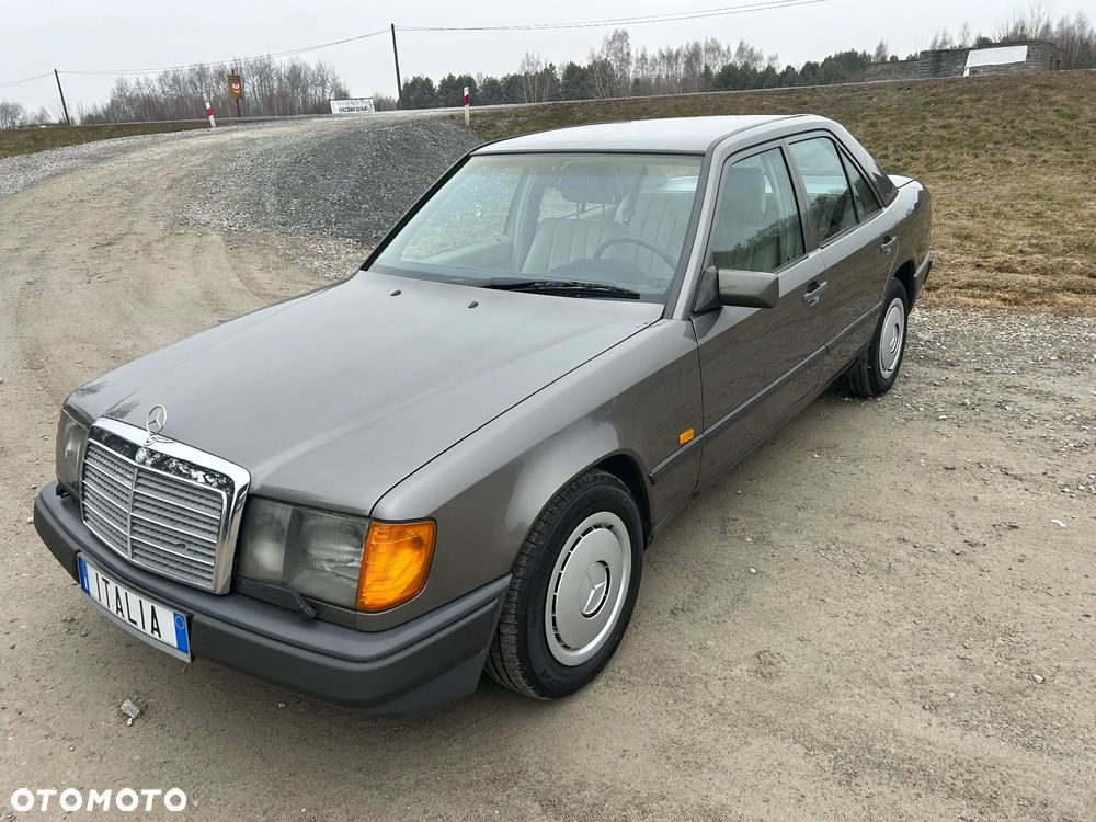 Mercedes-Benz W124 (1984-1993) - 29