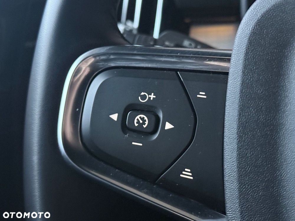 Volvo XC 40 B3 Plus Dark - 15