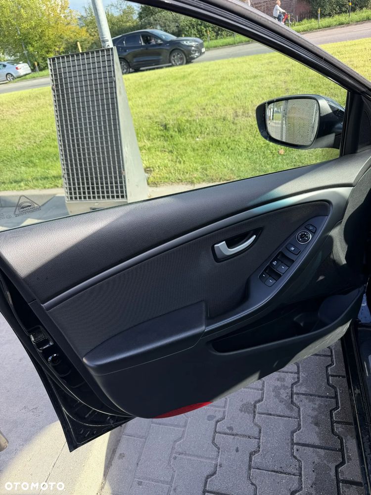 Hyundai i30 1.4 Trend - 17