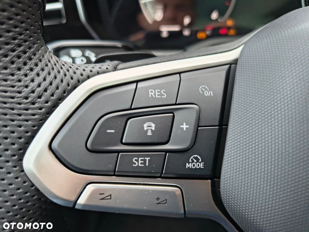 Volkswagen Touareg - 22