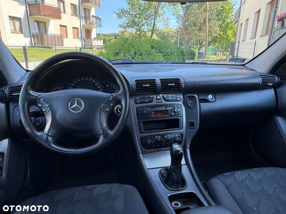Mercedes-Benz Klasa C 180 T Kompressor Avantgarde - 8