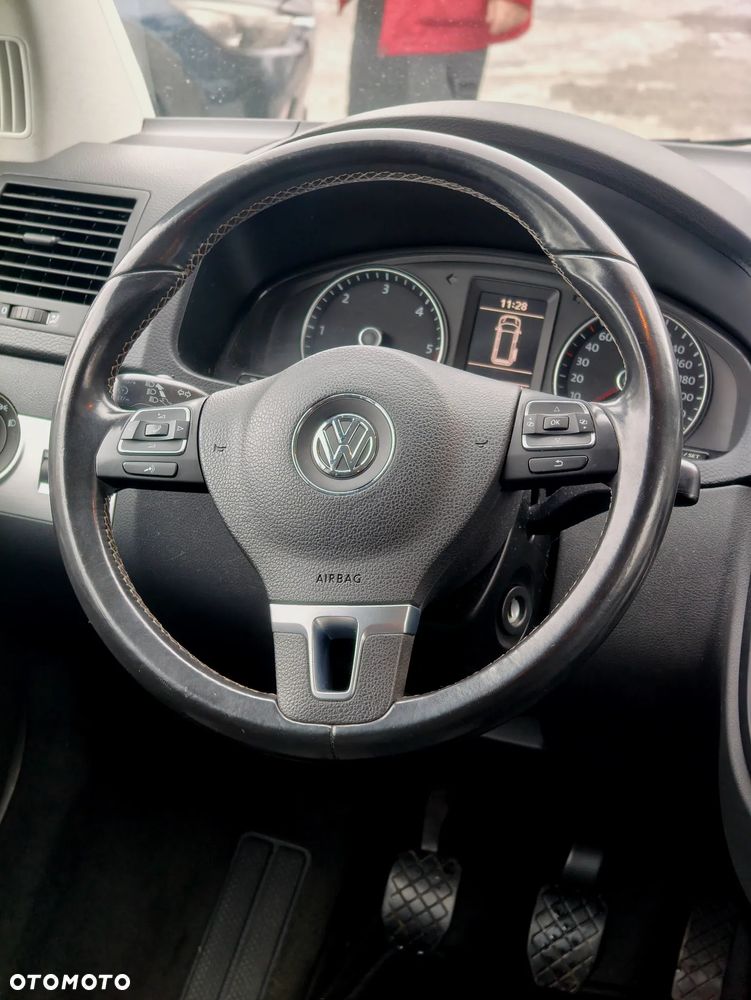 Volkswagen Multivan - 12