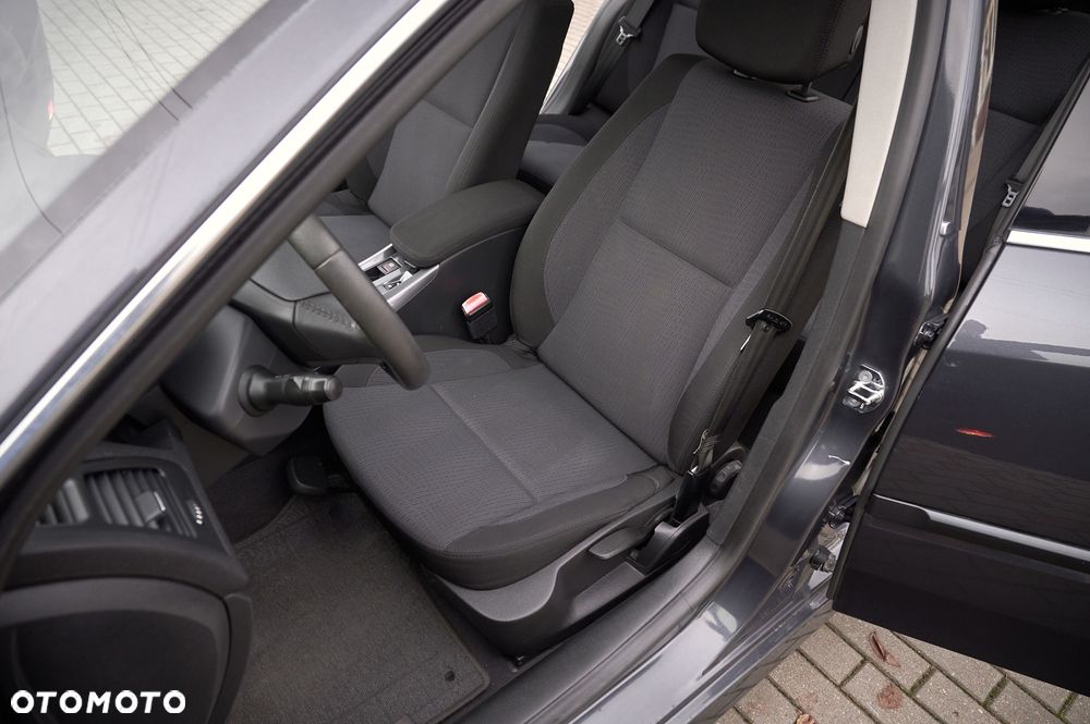 Renault Laguna ENERGY dCi 130 FAP Start & Stop Paris - 26