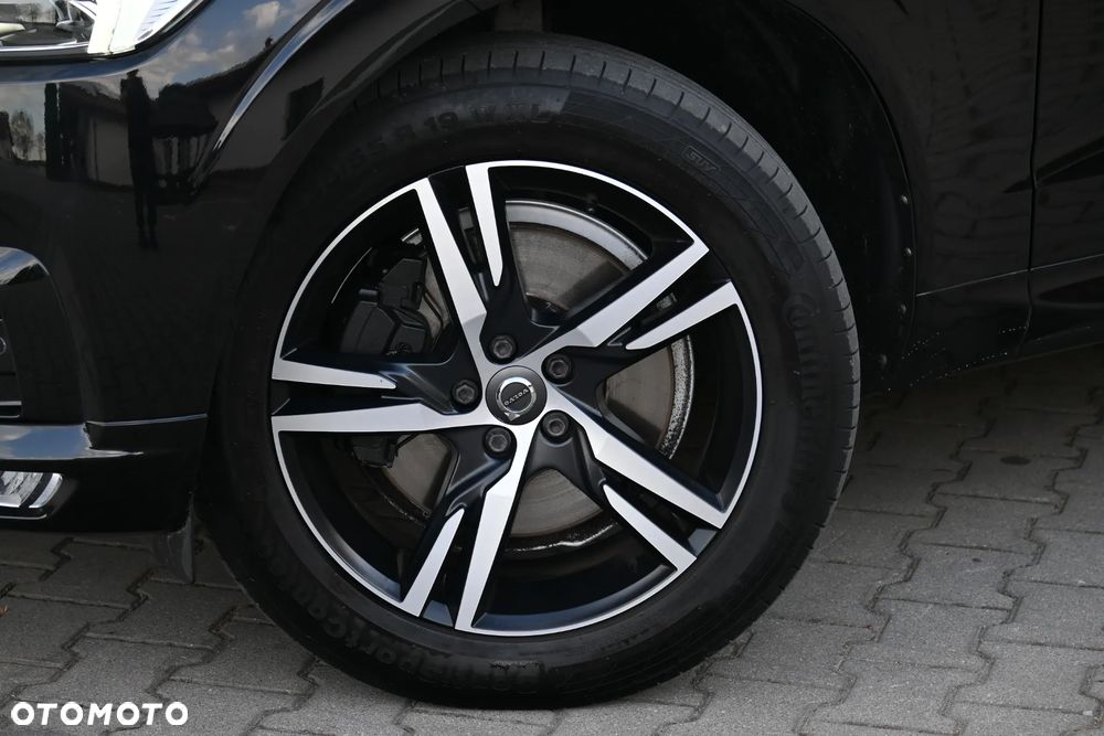 Volvo XC 60 D5 SCR AWD R-Design - 21