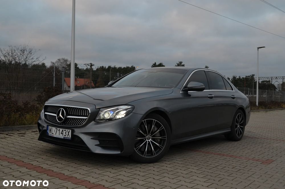 Mercedes-Benz Klasa E 300 9G-TRONIC AMG Line - 1