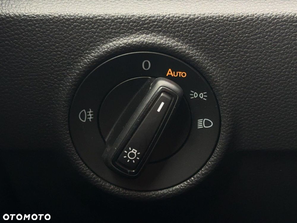 Volkswagen T-Roc - 29