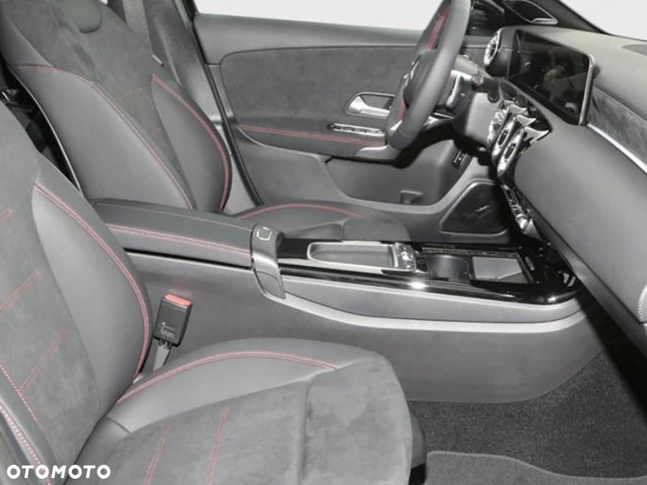 Mercedes-Benz Klasa A 250 4-Matic AMG Line 8G-DCT - 5