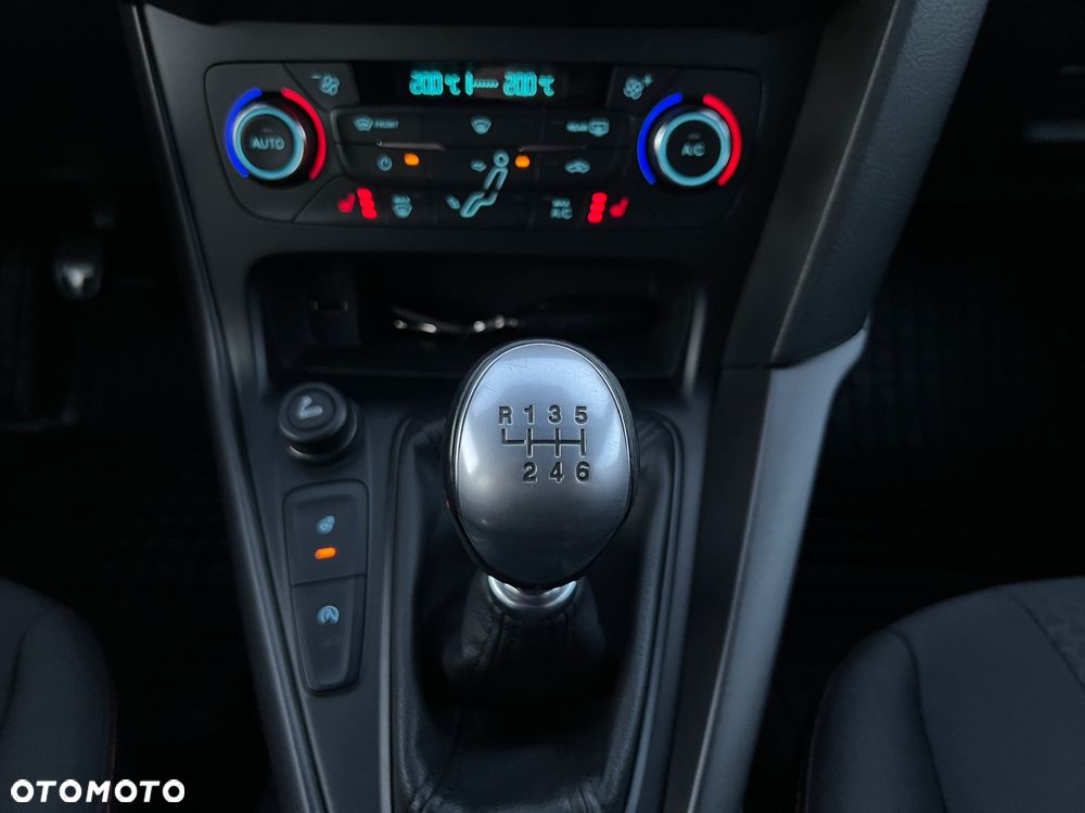 Ford Focus 1.0 EcoBoost ST-Line ASS - 17