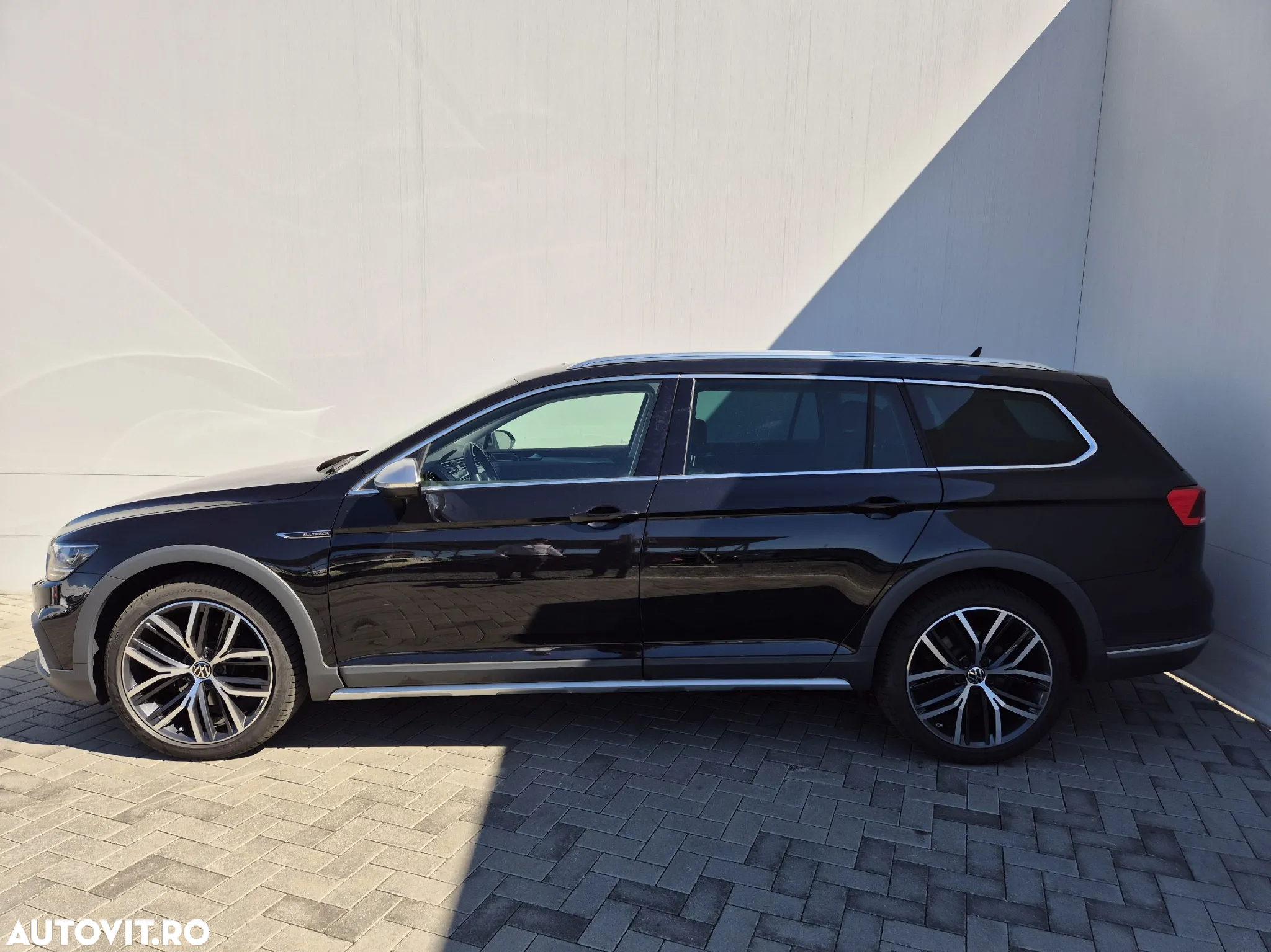 Volkswagen Passat Variant 2.0 TDI SCR DSG 4Motion Alltrack - 2