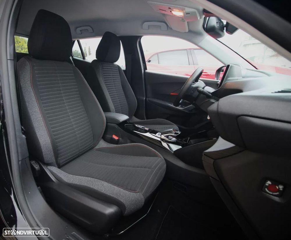 Peugeot e-2008 50 kWh Active - 28