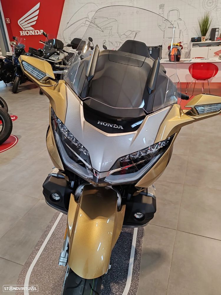 Honda Goldwing - 1