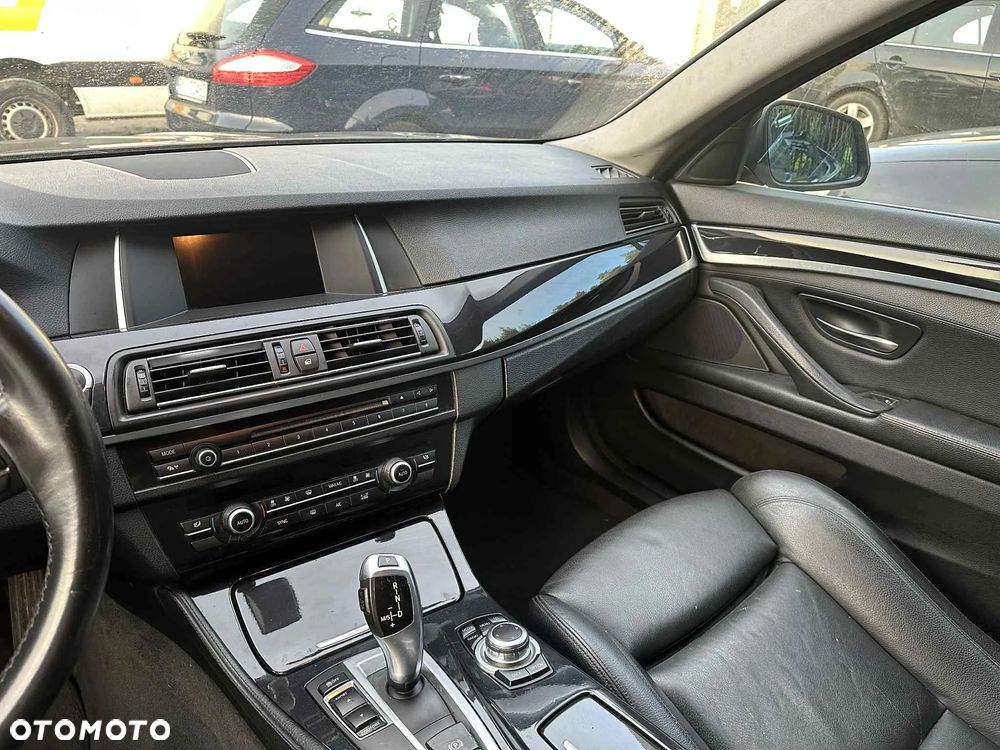 BMW Seria 5 520d xDrive - 6