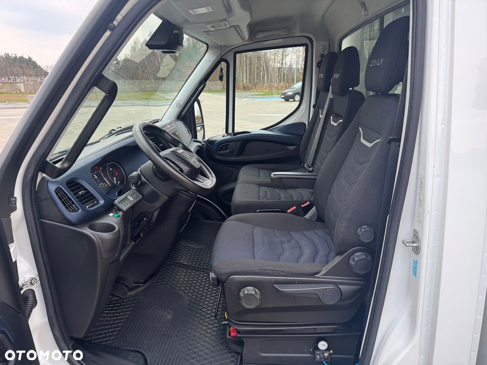 Iveco Daily‼️72C18‼️3.0 HI-MATIC Chłodnia/Mroźnia zakres -32C/+22C THERMO KING V-500 MAX Źródło Zasilania 400V Grube Ściany/Podłoga Przegroda komorowa‼️ Full LED na bliźniaku Salon Polska Poduszki Pneumatyczne DMC7200kg - 33