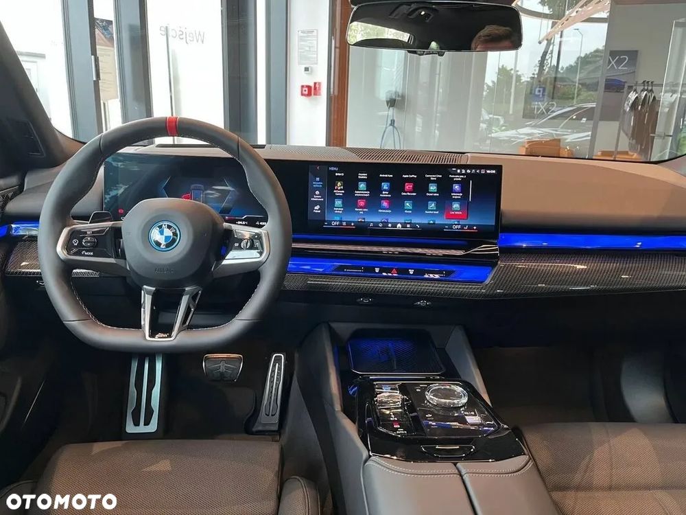 BMW i5 M60 Touring - 9