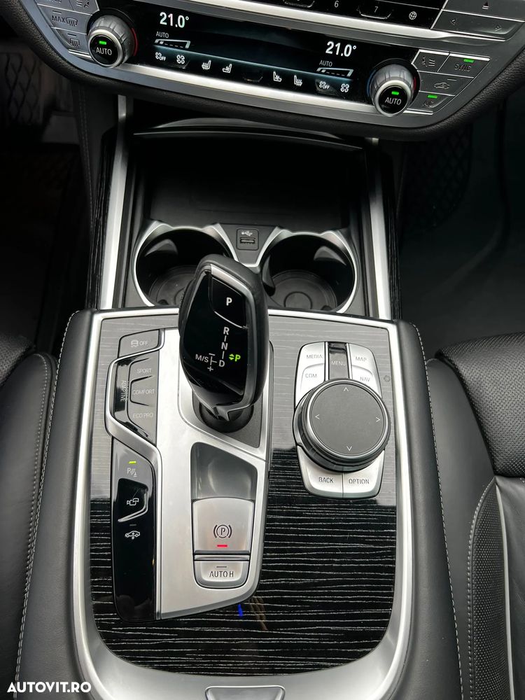 BMW Seria 7 730d xDrive MHEV - 11
