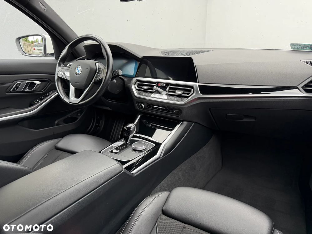 BMW Seria 3 318i Advantage sport - 21