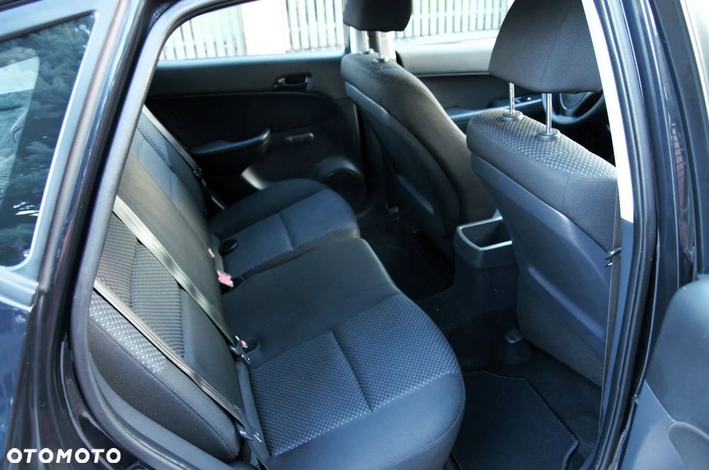 Hyundai i30 1.6 CRDi Comfort EU5 - 23