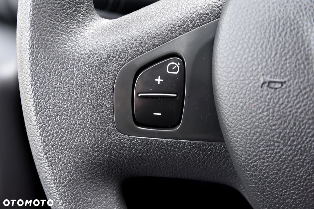 Opel VIVARO - 19