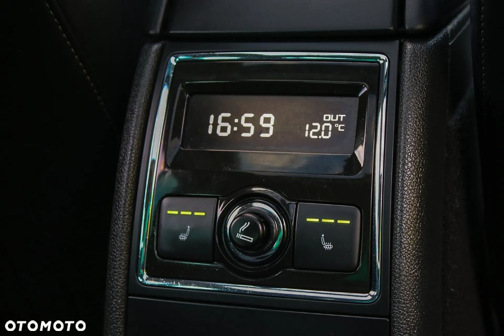 Skoda Superb Combi 2.0 TDI DSG L&K - 25