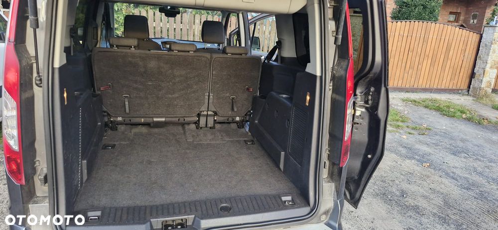 Ford Tourneo Connect - 12