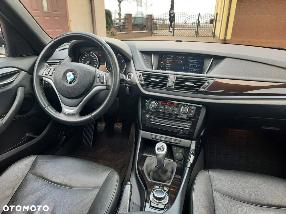 BMW X1 sDrive20d xLine - 25
