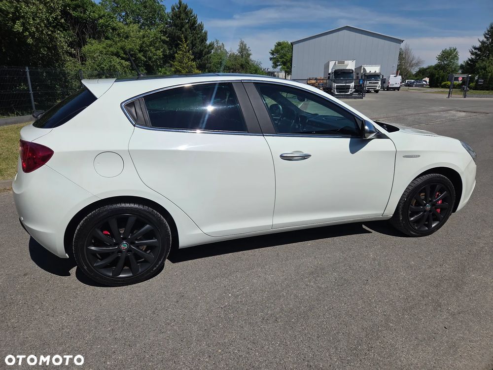 Alfa Romeo Giulietta 1.6 JTDM Distinctive - 10