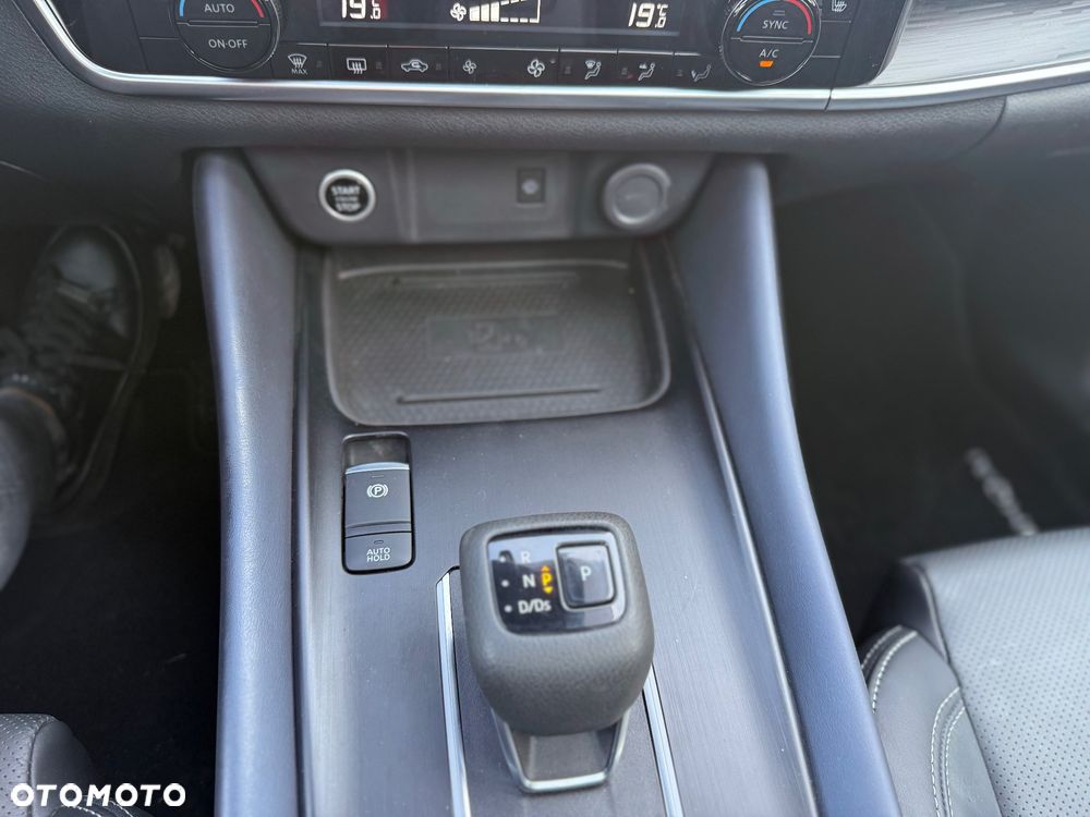 Nissan Qashqai 1.3 DIG-T MHEV 4x4 Tekna+ Xtronic - 23