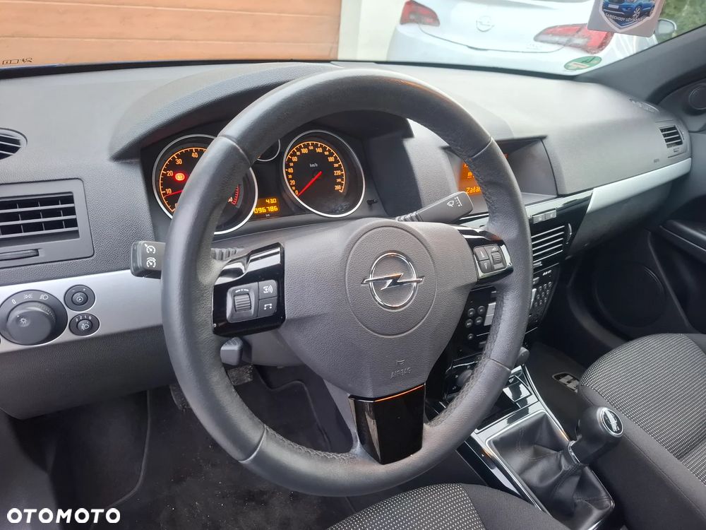 Opel Astra 1.8 Edition 111 Jahre - 19