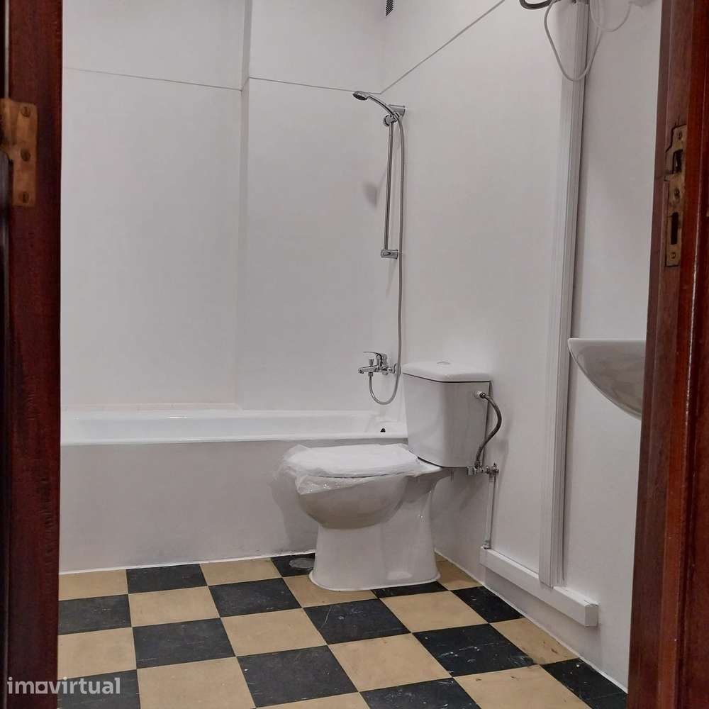 Quarto com varanda a 3 minutos da Gulbenkian - Grande imagem: 5/6