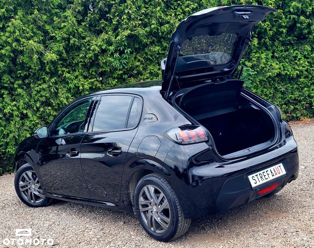 Peugeot 208 - 24