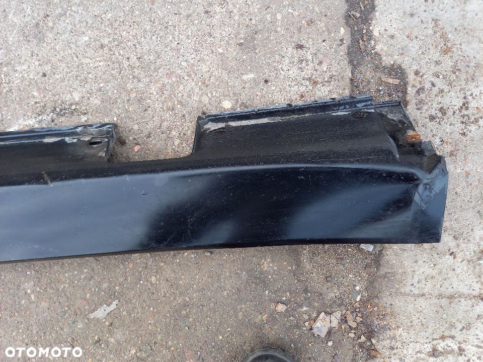 Listwa progowa lewa Bmw e60 schwarz 2 668/9 - 2