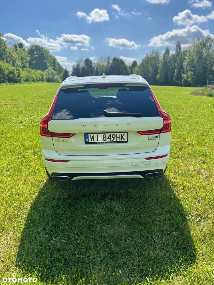 Volvo XC 60 T5 AWD R-Design - 12