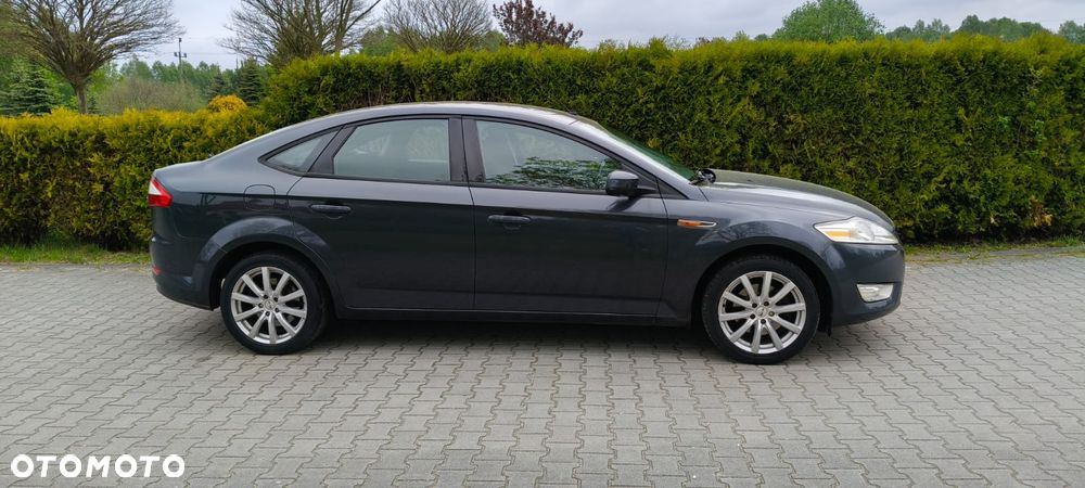 Ford Mondeo 2.0 Ambiente - 25