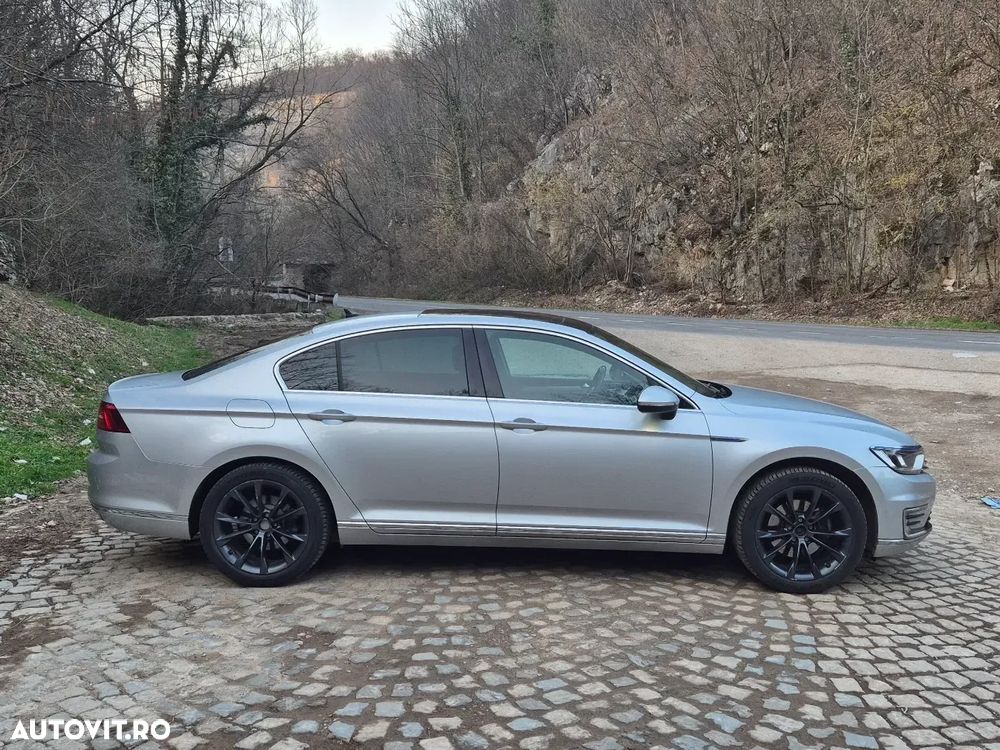 Volkswagen Passat - 18