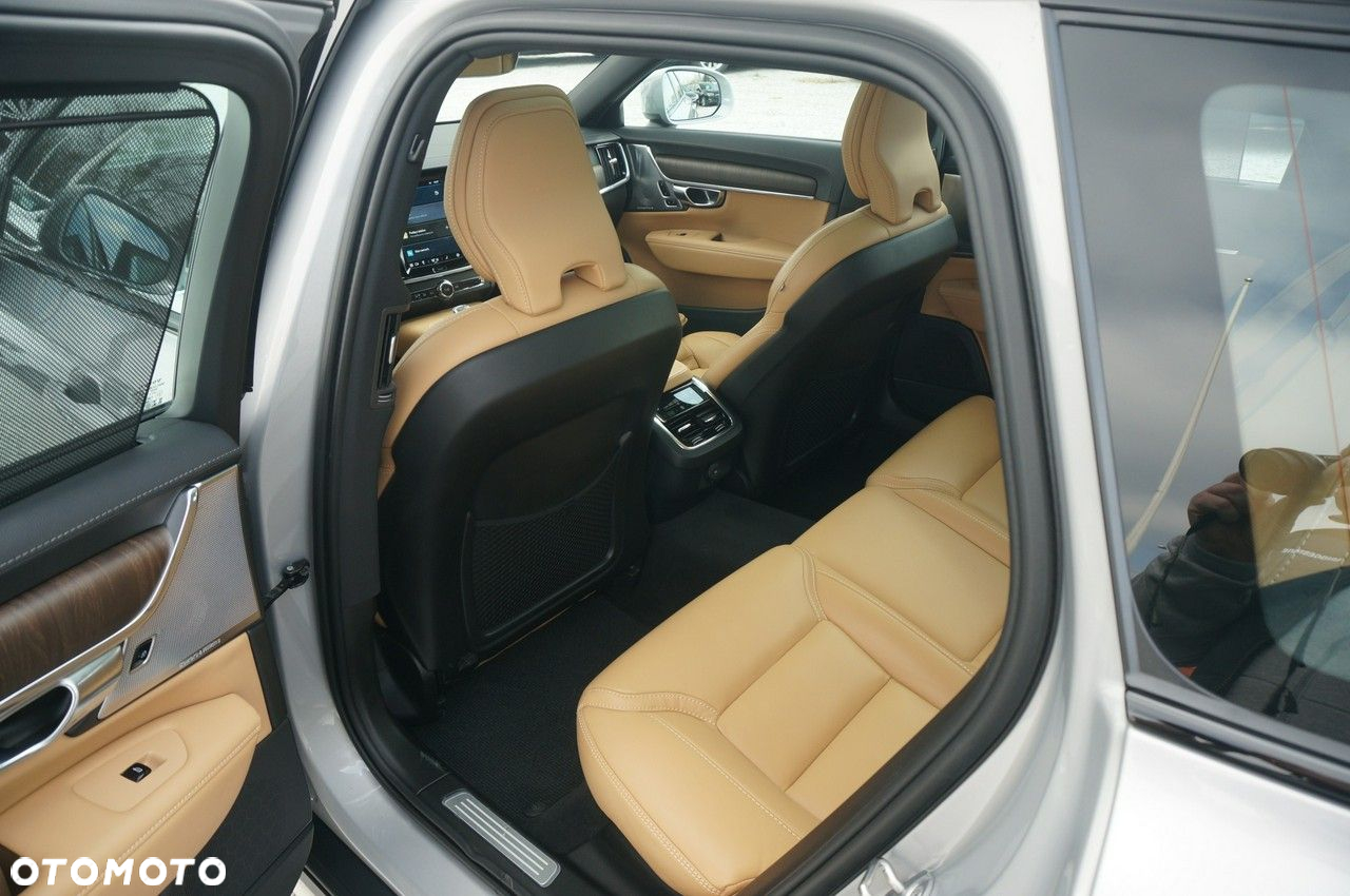 Volvo V90 Cross Country - 37