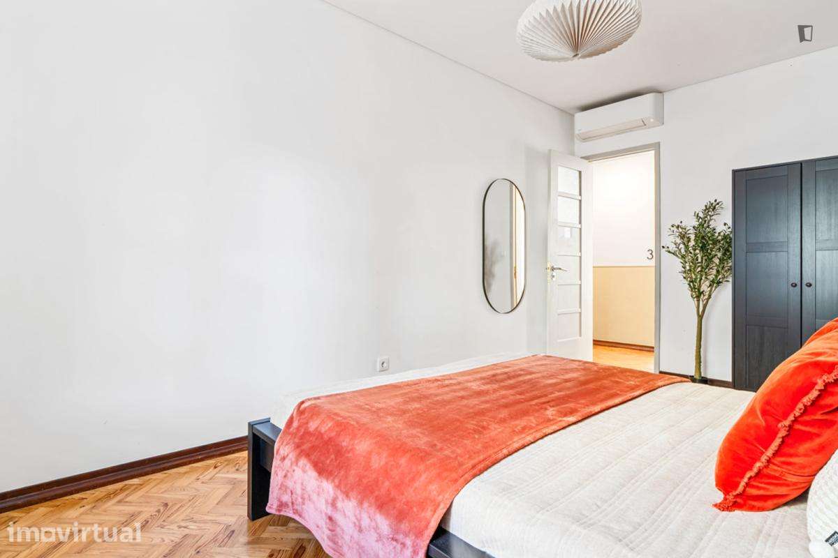 Quarto - localizado em Marquês de Pombal Lisbon - Grande imagem: 4/27