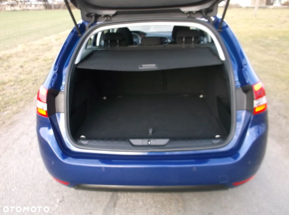 Peugeot 308 PureTech 130 GPF EAT8 Black Edition - 23