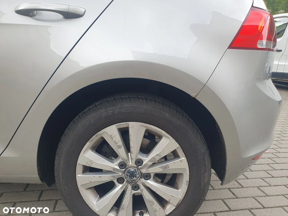 Volkswagen Golf 1.2 TSI BMT Comfortline - 12