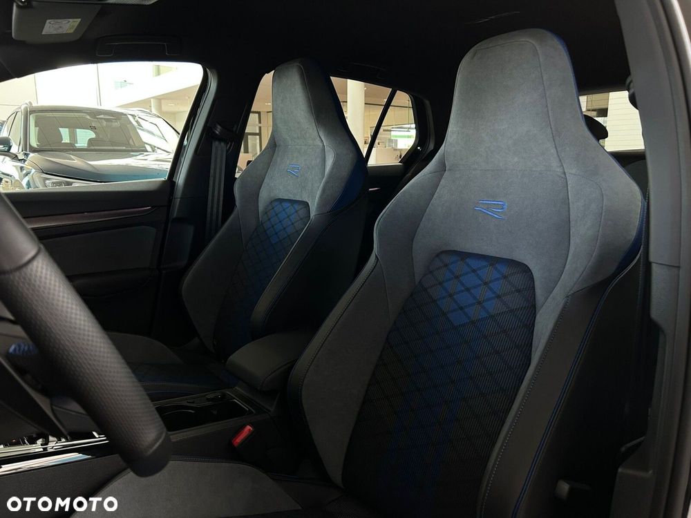 Volkswagen Golf - 6