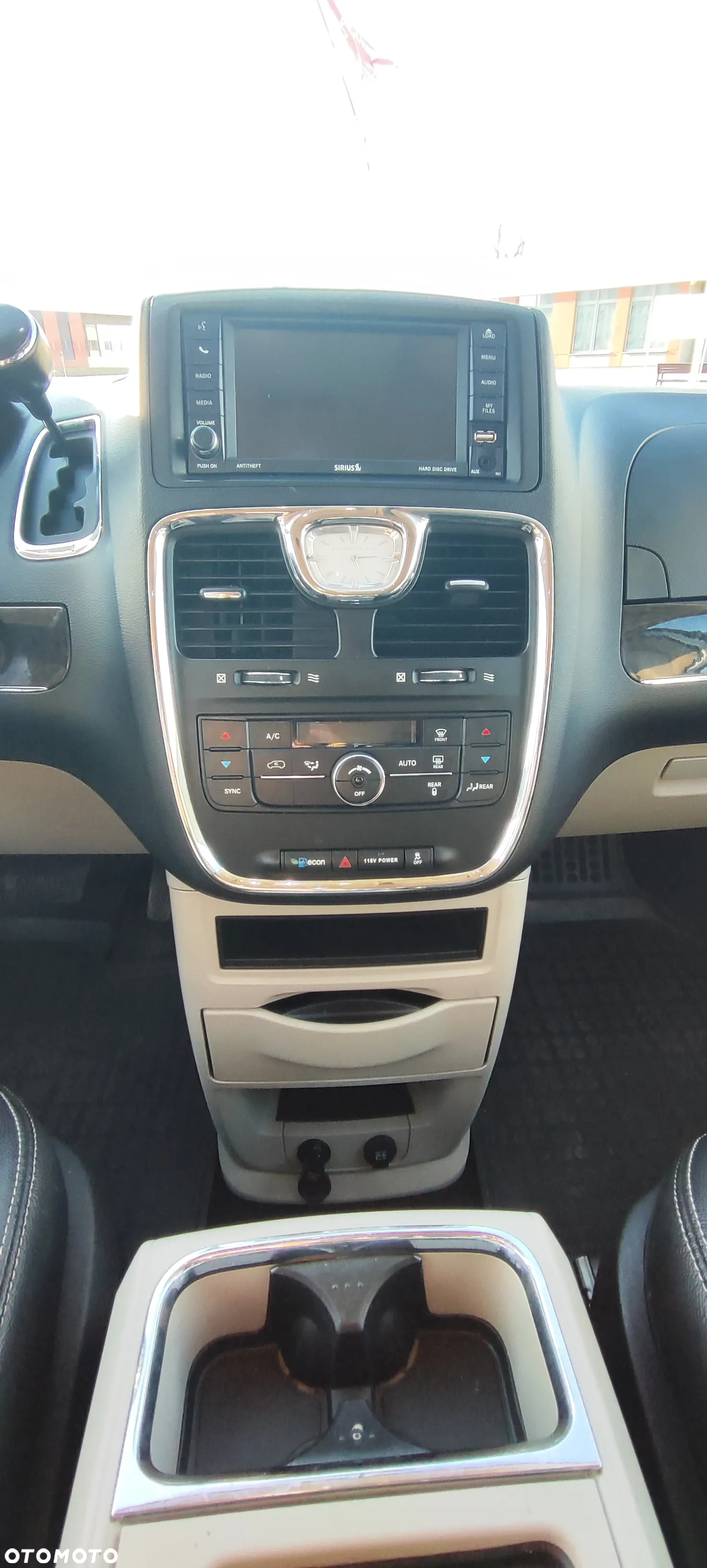 Chrysler Town & Country 3.6 Touring - 11