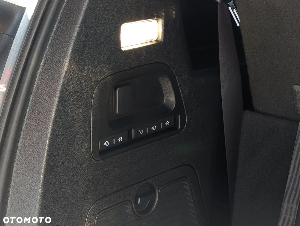 Ford S-Max 2.0 EcoBlue Twin-Turbo ST-Line - 38