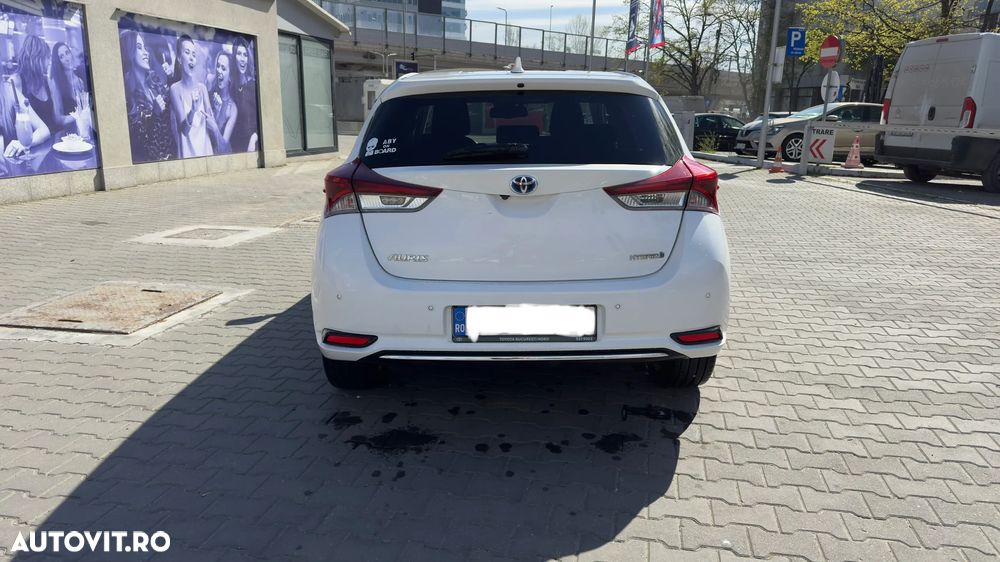 Toyota Auris 1.8 L VVT-i HSD Luna - 6