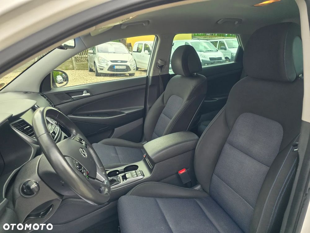 Hyundai Tucson 2.0 CRDi 4WD Automatik Advantage - 16